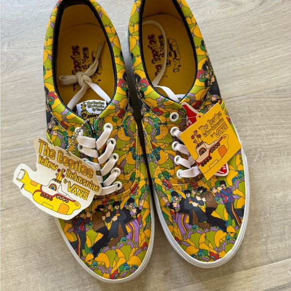 VANS THE BEATLES Yellow Submarine Garden Shoe (NWT)
Size 9 - Picture 6 of 7
